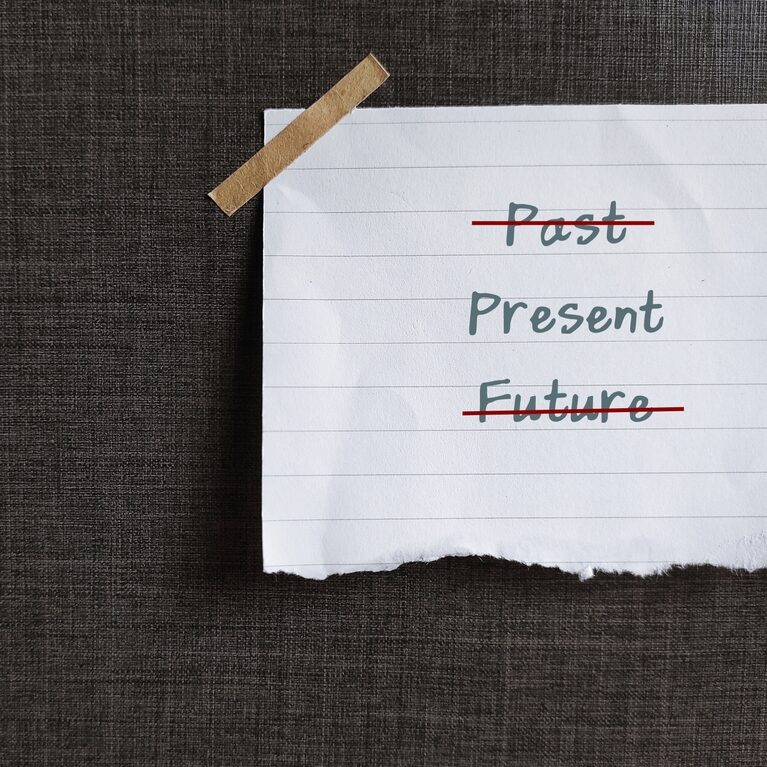 How To Focus On The Present: An Overview of Grounding Strategies